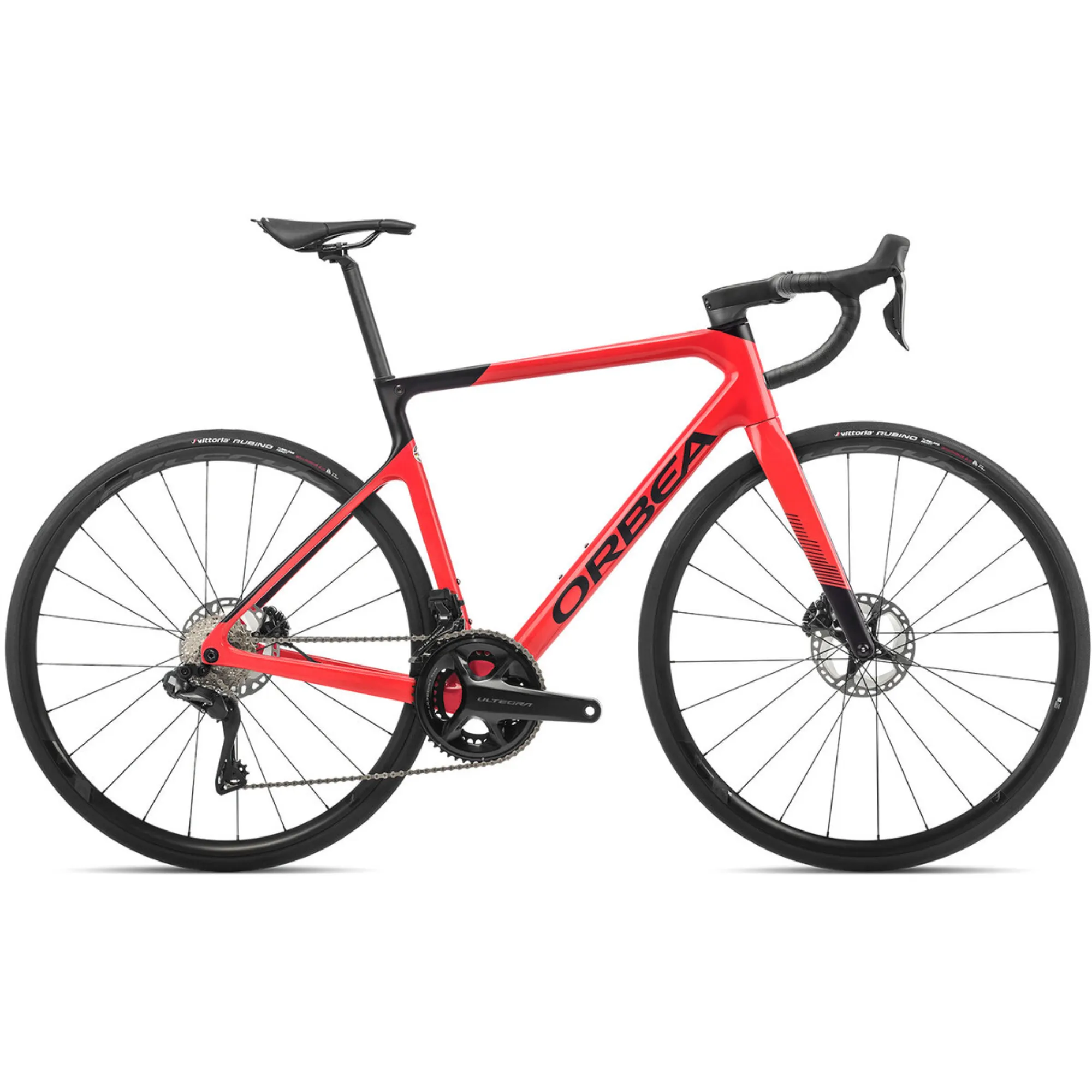 Orbea Orca M30i Team – cestno kolo z OMR karbonskim okvirjem in Shimano 105 Di2 prestavljanjem, na voljo pri SportR.si.
