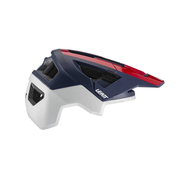 Leatt MTB 4.0 AllMtn V21.1 – visoko zmogljiva gorskokolesarska čelada s 360° Turbine zaščito, odlično ventilacijo in nastavljivim vizirjem. Na voljo pri SportR.si.