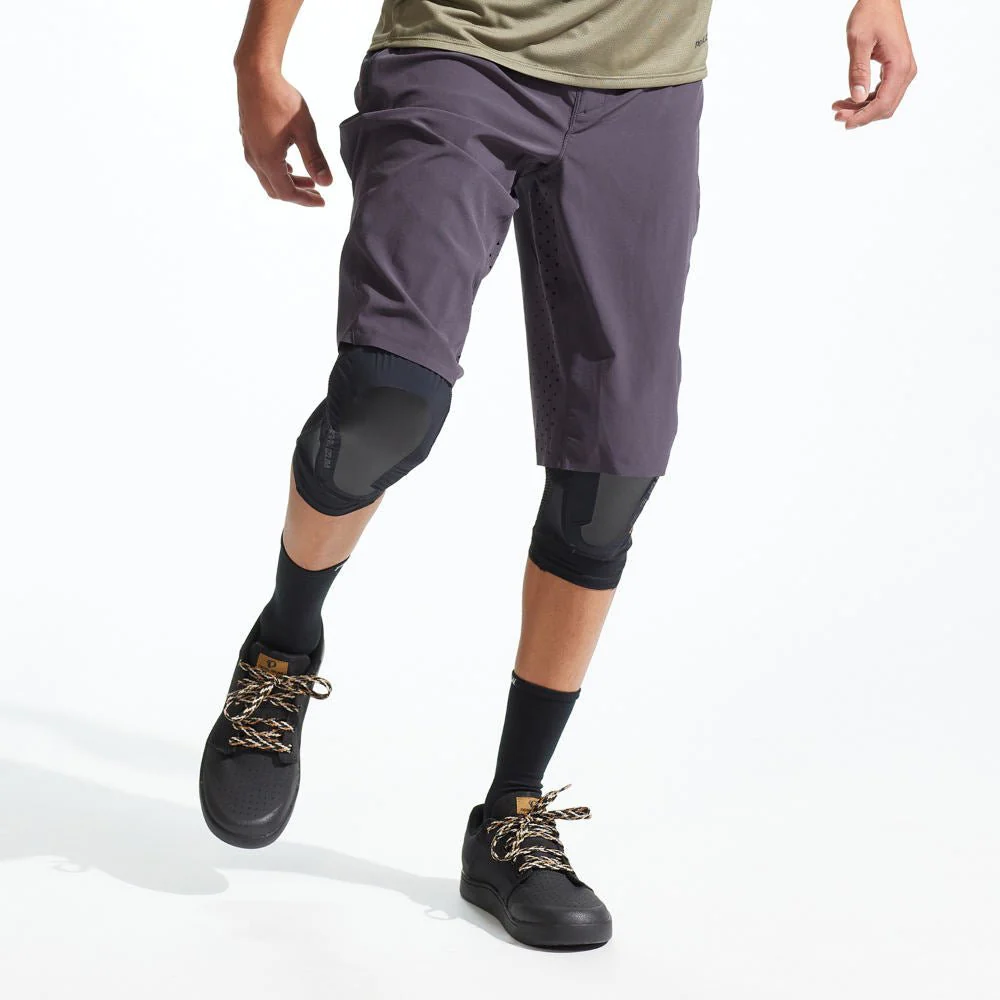 Pearl-iZUMi-Summit-Black-kolencniki-3