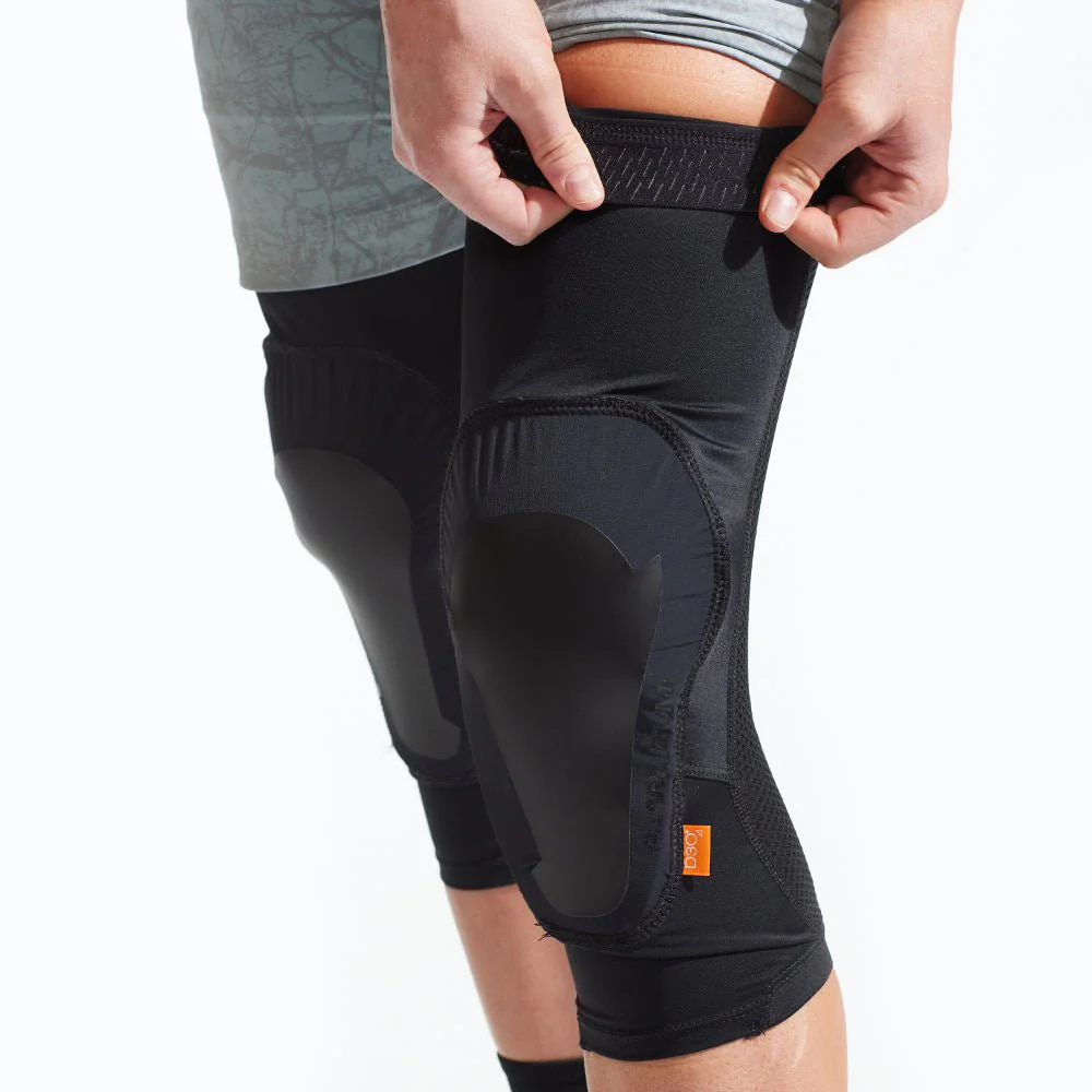 Pearl-iZUMi-Summit-Black-kolencniki-5